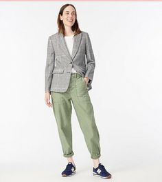 J.Crew Boyfriend blazer in plaid Glen Plaid Italian wool Black White Sz 2 Shipped with USPS Priority Mail. Winter Casual Capsule Wardrobe, Casual Capsule Wardrobe, Mom Jeans Style, White Linen Pants, Camel Sweaters, Heavy Coat, Boyfriend Blazer, Glen Plaid, Suits And Jackets