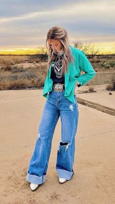 Casual Rodeo Outfits, Cowboy Boots Outfit Women, Casual Rodeo Outfits For Women, Western Outfits Women Fall, Nfr Outfits For Vegas, Nfr Outfits For Vegas Cowgirl Fashion, Vegas Cowgirl, Rodeo Outfits For Women