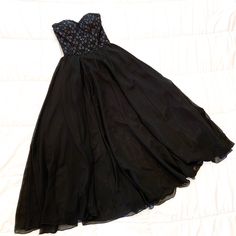 Stunning Black Cinderella Style Formal Dress. Sequin Empire Waist, Strapless Bodice, Floor Length With Sheer Overlay. Size 4. Never Worn. Black Cinderella, Dress Sequin, Style Formal, Sheer Overlay, London Dresses, Formal Gown, Formal Gowns, Formal Dress, Empire Waist