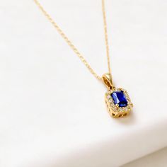 Sapphire Birthstone Necklace with makes the perfect gift from the heart that shows you care, offering protection and affection. You can combine the dainty gemstone pendant with a personalized touch, add the birthstones of your family members or choose stones that align with your spirit. 💜 Details Width 7.33 mm Lenght 9.14 mm Thickness 4.62 mm 💟 Use the ''Personalization'' to let us your birthstones that you desire to be on your necklace. You can choose them from our birthstone. Please write your desired Birthstones :) Jan: Garnet Feb: Amethyst Mar: Aquamarine Apr: Diamond May: Emerald Jun: Moonstone Jul: Ruby Aug: Peridot Sep: Sapphire Oct: Pink Tourmaline Nov: Citrine Dec: Blue Topaz 🤍(For example : June,October) Features - Made to Order. - Gold KT: 10K, 14K, 18K - Custom Gold Color: R Sapphire Birthstone Jewelry For Her, Sapphire Birthstone Jewelry As Gift For Her, Sapphire Birthstone Jewelry For Gifts, Sapphire Birthstone Jewelry As Gift, Elegant Blue Necklace As Gift For Mom, Elegant Blue Necklace For Mom, Elegant Blue Jewelry For Birthday Gift, Sapphire Birthstone Pendant Necklace, Blue Sapphire Birthstone Necklace For Gift