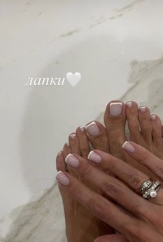 Women’s White Jean Outfits, Biab Nails Toes, White Tip Biab Nails, French Tip Manicure And Pedicure, French Manicure Toe Nails, French Mani Pedi Combos, Nail Feet Color, Vacation Toe Nails Beach Mexico, Cute Short Nail Sets French Tip