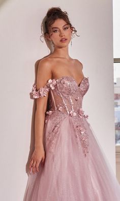 Princess Sleeve Dress, Pink Princess Prom Dress, Matriekafskeid Rokke, Pink Corset Dress, Prom Dress With Flowers, Floral Formal Dress, Princess Prom Dress, Wedding Decors, Prom Dress Inspo