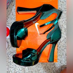 Women’s Platform Heel Aldo Hunter Green Ankle Clasp Size 7 Brand New Never Worn, Perfect For Holiday Party! Platform Heel, Aldo Shoes, Shoes Womens, Hunter Green, Platform Heels, Holiday Party, Shoes Women Heels, Shoes Heels, Size 7