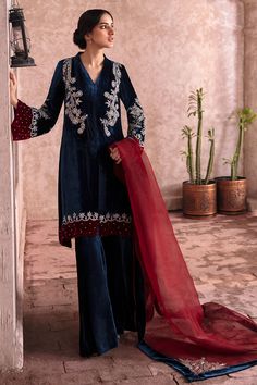 Maroon Coat, Black Anarkali, Pakistan Dress, Elegant Embroidery, Pakistani Bridal Wear, Organza Dupatta, Pakistani Dress Design, Pakistani Bridal, Suit Designs