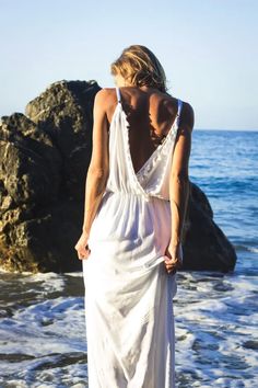 Best Outfit Ideas for Bali - Wayfaring Humans Bali Dress, Types Of Gowns, Free Girl, Sustainable Fashion Brands, Outfit Trends, Maxi Gowns, Evening Gowns Formal, Bohemian Dress, Dress Code