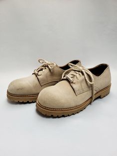 These minimalist chunky flat shoes are made from beige suede, tie up on the front, and perfect for all seasons! Shoes are in good vintage condition - signs of wear and age. Size: inside sole length - 22,5 cm EU 36 UK 3 US 5. Color may differ slightly depending on the color calibration of the device you're viewing on. If You have more questions about products or shipping, please drop me a message. Wish You great shopping, Mellina Tie Up Shoes, 90s Shoes, Chunky Flats, Cream Shoes, Shoes Vintage, Tie Shoes, Color Calibration, Up Shoes, Suede Shoes