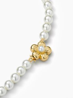 Pearl Necklace With Flower Pendant And Pearl Charm, Flower Shaped Pearl Chain Necklace, Elegant White Flower Choker, Elegant Pearl Chain Flower Necklace, Pearl Necklace With Flower Pendant, Elegant Choker With Flower Charm, Elegant Flower-shaped Pearl Chain Necklace, Elegant Pearl Flower Necklace With Pearl Chain, Elegant Flower-shaped Pearl Necklace With Charm