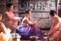 상의원(2014)The Royal Tailor (Hangul: 상의원; RR: Sanguiwon) is a 2014 South Korean period film directed byLee Won-suk, and starring Han Suk-kyu, Park Shin-hye, Go Soo and Yoo Yeon-seok.[4][5][6] The rivalry between two tailors at the Sanguiwon, where the attire worn by royalty were made during the Joseon era, plunges the court into scandal and tragedy. Korean Historical Fashion, Go Soo, Coronation Gown, Camp Songs, Yoo Yeon Seok, Korean Traditional Dress, Korean Face, Tailored Clothes, Korean Hanbok