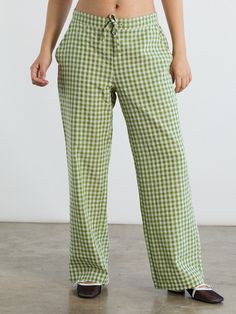 The Perfect Pant - Green Gingham Gingham Pants, Green Gingham, House Features, Perfect Pant, Print Pants, Pretty Clothes, Gingham Print, Printed Pants, Hip Length