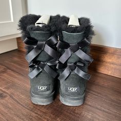 Women’s Ugg Black Bailey Bow Boots, Size 7. Very Well Cared For With Little Use. Suede Protector And Boot Insert Maintained. Black Uggs With Bows, Bow Uggs, Ugg Boots With Bows, Ugg Shoes Women, Uggs With Bows, Bailey Bow Uggs, Bow Boots, Black Uggs, Bailey Bow