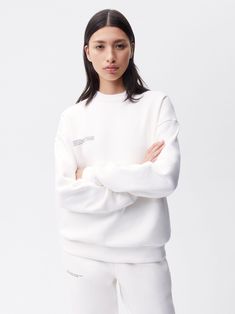 THIS SWEATSHIRT IS MADE FROM 420 GSM HEAVYWEIGHT COTTON, AND IS TREATED WITH PEPPERMINT OIL (PPRMINT™) FOR ITS ANTI-ODOR PROPERTIES. THE FABRIC IS BRUSHED ON THE INSIDE FOR A SOFT FEEL. Alexander Mcqueen Clothing, Summer Wardrobe Essentials, Peppermint Oil, Pull Sweat, Organic Cotton Fabric, Off White Color, Long Shorts, Cotton Style, Signature Style