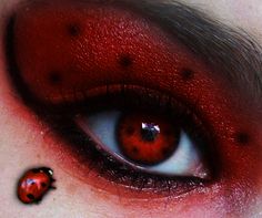 Image detail for -Ladybug by `Emerald-Depths on deviantART  emerald-depths.devianart.com  look at the dots around her pupils!! Hallowen Idea, Halloween Eye Makeup, A Ladybug, Halloween Eyes