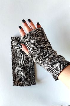 Two-layer reversible fingerless gloves, made of soft winter jersey fabrics. They are made of warm and soft jersey fabrics. Soft Winter, Wrist Warmers, Womens Gloves, Winter Accessories, Fingerless Gloves, Arm Warmers