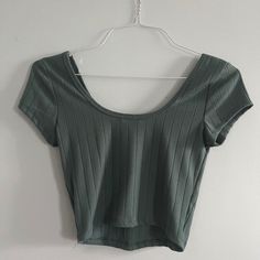 Never Worn, In Good Condition, Small, Dark Turquoise, Brand Is Bozzolo But Purchased At Tj Maxx Green Fitted Crop Top T-shirt, Fitted Green Crop Top T-shirt, Green Basic Short Sleeve Top For Summer, Basic Green Short Sleeve Top For Summer, Basic Green Short Sleeve Top For Spring, Casual Green Scoop Neck Crop Top, Green Fitted T-shirt For Summer, Green Basic Scoop Neck T-shirt, Basic Green Scoop Neck T-shirt