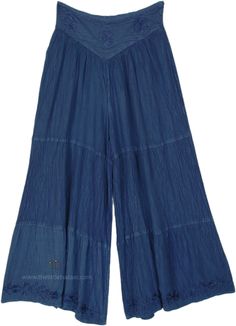 Free flowing stonewashed wide-leg flared pants are the perfect for any season. They impart effortless style with floral embroidery in blue over blue. #tlb #SplitSkirtsPants #Stonewash #Embroidered #Misses #Pocket #Summerpants #bluepalazzospants #greenstreetpants Pants For Petite Women, Pants For Petite, Green Street, Hippie Look, Trendy Skirts, Indigo Colour, Split Skirt, Boho Pants, Summer Pants