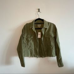 American Eagle Cropped Army Jacket Nwt Fits Oversized Casual Button-up Cropped Jacket For Streetwear, Oversized Casual Cropped Jacket For Work, Trendy Oversized Cropped Jacket With Long Sleeves, Oversized Cropped Jacket For Fall, Utility Cropped Outerwear For Fall, Cropped Utility Outerwear For Fall, Green Relaxed Fit Utility Jacket For Fall, Oversized Long Sleeve Cropped Jacket With Pockets, Green Cropped Jacket With Pockets