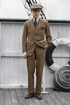 Edward Albert Christan George Andrew Patrick David, Prince of Wales, later King Edward VIII and Duke of Windsor. Casual Groom, Brown Tweed Suit, Beach Wedding Suits, Casual Grooms, Tweed Men, Tweed Wedding Suits, Brown Tweed