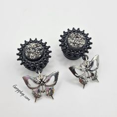 🖤You'll Receive One Pair Of These Drop/ Dangle Plugs: All Black & Gunmetal Skull Butterfly Pendant These Dark & Gothic Plugs Were Designed To Be Hider Gauges For Work Or For Any Occasion Your heart desires. 🖤MATERIALS USED VARIES DEPENDING ON YOUR PLUG SIZE! Sizes 0g- 9/16: Will Be Done In 316L Surgical Steel Tunnels ( Single Flared W/ One Silicone "O" Ring) Sizes 5/8-1":  Will Be Done In Acrylic Plugs ( No Flare, Two Silicone "O" Rings Provided) ◾IMPORTANT MEASUREMENTS: Setting measures appro Silver Steampunk Jewelry For Alternative Fashion, Handmade Gothic Black Body Jewelry, Handmade Black Gothic Body Jewelry, Black Gothic Handmade Body Jewelry, Gothic Black Nickel-free Body Jewelry, Black Gothic Body Jewelry Nickel Free, Black Nickel-free Gothic Body Jewelry, Steampunk Silver Jewelry For Alternative Fashion, Adjustable Nickel-free Gothic Body Jewelry