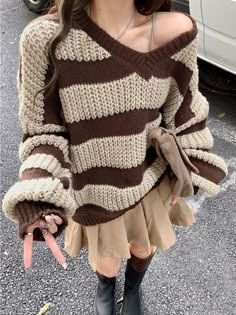 Street Preppy, Long Sleeves Design, Preppy Punk, Emo Aesthetic, Black Pullover Sweater, Random Clothes, Street Outfits, Striped Pullover, Sweater Brown