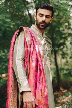 Sherwani For Wedding, Mohsin Naveed Ranjha, Salwar Kameez Mens, Men Sherwani, White Waistcoat, Pink Color Combination, Mens Sherwani, Pakistani Salwar, Pakistani Salwar Kameez