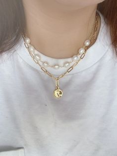 Fashionable collocation, 9 pearls, collocation chain design Trendy Pearl Necklace With Chain, Trendy Pearl Drop Necklace, Pearl White Pearl Clavicle Chain Necklace, Trendy Pearl Necklace With Delicate Chain, Pearl White Pearl Necklace With Chain, Trendy Pearl Drop Necklaces, Trendy Pearl White Necklace With Clavicle Chain, Trendy Gold Pearl Chain Necklace, Trendy Pearl Charm Necklace