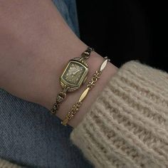 Vintage Watches Aesthetic, Vintage Women Watch, Vintage Gold Jewelry Aesthetic, Jeweler Aesthetic, Watches Women Aesthetic, Vintage Jewellery Aesthetic, Acssesories Aesthetic, Vintage Watch Aesthetic, Vintage Wrist Watch