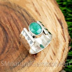 Indian Emerald Ring, 14 mm Wide Band Ring, 925 Sterling Silver Ring, Hammered Ring, Statement Ring, Bohemian Ring, Party Wear Ring Ring Type: Wide Band Ring Band Width: 14 mm Stone Size: 8x10 mm Gemstone: Indian Emerald Metal: Sterling Silver Wide Silver Ring, Smaragd Ring, Bohemian Ring, Wide Band Ring, Hammered Ring, Hammered Rings, Bohemian Rings, Wide Band Rings, Ring Boho