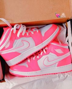 Nike Pink High Tops, All Pink Jordans, Jordans Women Aesthetic, Nike Shoes Girls Pink, Cute Nike Jordan Shoes, Nike Air Jordans Pink, Jordan 1 Mid White Pink Green Soar, Preppy Shoes Pink, Light Pink Air Jordans