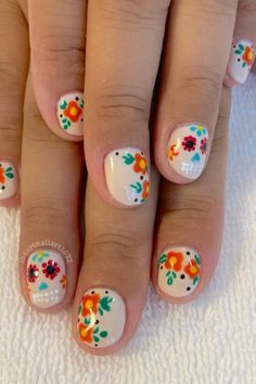 Honor the spirits with these stunning Day of the Dead nails! 🌺🕯️ Featuring colorful sugar skulls, vibrant flowers, and intricate patterns, these nails are perfect for celebrating in style. 💅🖤 #DayOfTheDeadNails #SugarSkullArt #VibrantMani Skull And Flower Nails, Day Of The Dead Nails Simple, Day Of The Dead Nails Acrylic, Day Of The Dead Nail Art, Mexican Themed Nails, Dia De Los Muertos Nail Ideas, Catrina Nails, Sugar Skull Nail Art, Day Of The Dead Nails