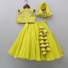 Organza Lehenga For Kids, Kids Ethnic Wear, Kids Party Wear, Girls Dresses Diy, Organza Lehenga, Lehenga Designs Simple, Sewing Baby Clothes