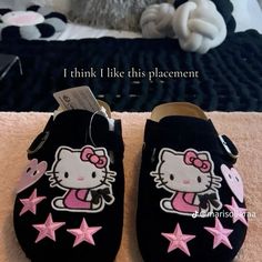 Pretty Sneakers, Crocs Fashion, Hello Kitty Shoes, Custom Shoes Diy, Charmmy Kitty, Trendy Shoes Sneakers, Pretty Shoes Sneakers, Hello Kitty Accessories, Fresh Shoes