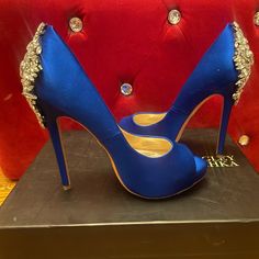 Beautiful Electric Blue Badgley Mischka Open Toe Heels. Great Condition. Comes With Origional Box And Dust Bag. Royal Blue Quince Heels, Blue Quince Heels, Quince Planner, Quince Heels, Royal Blue Quince, Blue Quince, Badgley Mischka Shoes, Open Toe Heels, Badgley Mischka