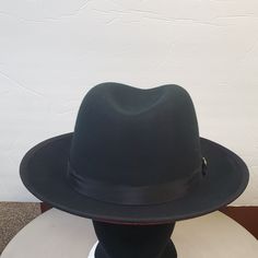 Red Bottom Semi-Crushable 100% Australian Wool Fedora Fashion Hat .Red Satin Interior Lining With Elasticized Sweatband. Brim :2.25 Snap Crown Height: 4.5'' Hat Band:1.25'' Sizes : S, M, L, XL Fedora Fashion, Bespoke Shoes, Red Bottom, Wool Fedora, Hat Collection, Red Bottoms, Red Satin, Hat Band, Fedora Hat