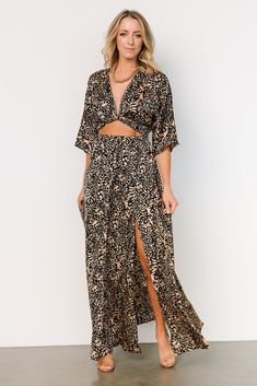 You can't pass up an adorable black and tan printed maxi dress. The print is lovely and the dress is oh so silky! Baltic Born, Velvet Maxi Dress, Maxi Bridesmaid Dresses, Maxi Dress Black, Kimono Sleeves, Maxi Dress Navy, Pleated Maxi Dress, Lace Maxi, Ruffled Maxi Dress