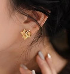 18K Diamond Maple Earring Studs Dainty Leaf Studs Solid Gold - Etsy Small Earrings Gold, Unique Gold Jewelry Designs, Simple Gold Earrings, New Gold Jewellery Designs, Gold Earrings Models, Gold Bridal Jewellery Sets, Gold Earrings For Women, Gold Rings Fashion, Gold Jewelry Simple