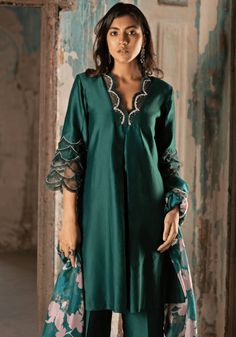 Featuring a beautiful emerald green kurta in soft organza, and embellished with intricate dori, pearl, and sequin embroidery. This set includes stylish pants and a beautifully printed dupatta, making it a perfect outfit for festive celebrations. Composition : Kurta, Pants and Dupatta - Soft Organza, Net, Crepe Care: Dry Clean Only and Vacuum Storage This product can be customized for sleeves, length of blouse and neckline Delivery : 2 weeks as the product is hand crafted. Check Size Guide or cho Organza Printed Suits, Scallop Embroidery Border, Bagh Print, Printed Embroidery, Scallop Border, Kurta Set For Women, Dress Book, Pakistani Fancy Dresses, Printed Dupatta