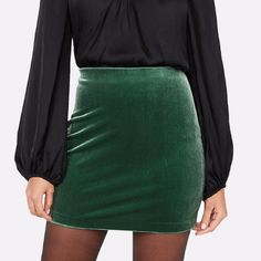 Nwt, Never Worn. Solid Skirt For Winter Night Out, Winter Party Mini Pencil Skirt, Green Lined Mini Skirt For Fall, Elegant Green Pencil Mini Skirt, Fall Green Lined Mini Skirt, Green Mini Skirt For Fall, Chic Green Skort For Fall, Casual Green Bottoms For Winter Party, Elegant Green Mini Skirt For Fall