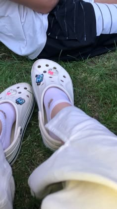 Crocs Outfit Aesthetic, Crocs Inspiration, Crocs Aesthetic Outfit, Sandal Aesthetic, Sandal Crocs, Sandals Aesthetic, Crocs Outfit