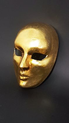 Volto In Foglia Oro Maschera Originale Paper mache! Masquerade Mask Full Face, Masquarade Mask, Face Mask Masquerade, Mask Masquerade Ball, Gold Masquerade Mask, Mask Full Face, Masquerade Ball Mask, Comic Ideas, Ball Mask