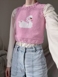 Crochet Aesthetic Sweater, Crochet Vest Aesthetic, Coquette Knitting, Coquette Crochet Top, Crochet Sweater Aesthetic, Coquette Crochet Ideas, Coquette Vest, Coquette Swan, Swan Crochet