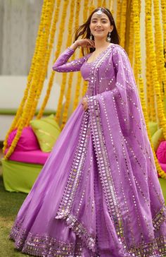 VVANI Orang India, Simple Lehenga, Indian Outfits Lehenga, Wedding Lehenga Designs, Lehenga Designs Simple, Lehnga Dress, Traditional Indian Dress, Gaun Fashion, Indian Dresses Traditional