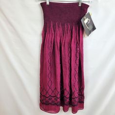 Nwt Lapis Anthropologie Dress Skirt Sequins One Size Burgundy Stretchy Could Be Worn As A Dress Or A Skirt Very Pretty Burgundy - Cranberry - Red Violet Color Bust Or Waist - 24" Unstretched - 32" Stretched With Some Stretch Left Over Length - 34" Style - A097b Material - 39% Polyester 37% Rayon 23% Nylon 1% Spandex Smoke Free - Pet Free Chic Non-stretch Maxi Skirt, Bohemian Skirted Dresses With Elastic Waistband, Sleeveless Stretch Dress With Lined Skirt, Red Skirted Casual Dress, Red Summer Dress With Elastic Waistband, Red Casual Skirted Dress, Cotton Flowy Festival Dress, Flowy Cotton Festival Dresses, Festival Cotton Dress With Flowy Skirt