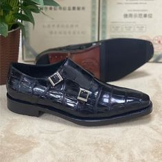 People expose their trends through their footwear. The bold square-toe shape makes these dress shoes pop in style. These men's dress shoes have a glorious solid pattern combined with an excellent quality crocodile skin upper that provides an ultra-modern look. These well-designed handmade dress shoes possess high standards for official occasions. 

Specifications




Upper Material: Crocodile Skin

Toe Shape: Square Toe

Shoes Type: Casual Business

Season: Spring/Autumn

Pattern Type: Solid

Ou Mens Formal Dress Shoes, Men's Dress Shoes, Square Toe Shoes, Autumn Pattern, Handmade Dress, Crocodile Skin, Ultra Modern, High Standards, Handmade Dresses