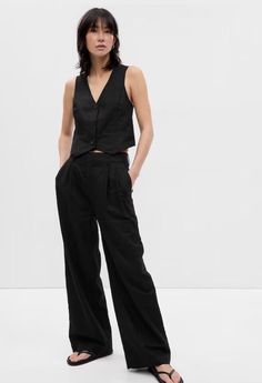 Waist is 19.5 inches Inseam is 26.5 inches Length is 41 inches Androgynous Outfits, Casual College Outfits, Cotton Linen Pants, Wide Trousers, Androgynous Fashion, Pleated Trousers, High Waist Fashion, Black Trousers, Pleated Pants