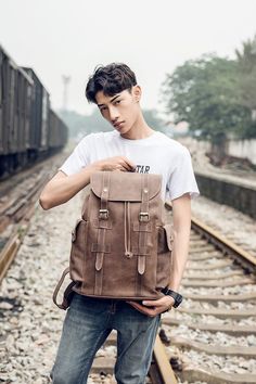 Men Crazy Horse Leather Backpack Casual Daypack 15.6 Inches Weekend Backpack, Leather Briefcase Bag, Laptop Travel Bag, Daypack Backpack, Travel Backpacks, Everyday Backpack, Leather Backpacks, Vintage Backpacks, Leather Rucksack