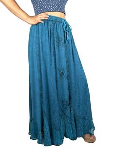 PRICES MAY VARY. Boho Design: Agan Traders Peasent Medieval long skirts are crafted of super soft and premium quality materials. It reaches down to the ankles, and the high waistband of the skirt rests at or above the natural waist. Our maxi skirts comes in various US standard sizes: 4-10 (S-M); 12-18(L-XL); 20-22 (2X-3X) plus size. The skirt length is 37-38 inches from the waist to the bottom hem. High Waistband and Long Lace: Agan Traders A Line Drawstring long maxi skirts for women are embell Chic Everyday Outfits, Bohemian Maxi Skirt, Womens Long Skirt, Mini Skirt Style, High Waist Long Skirt, Long Maxi Skirt, Bohemian Skirt, High Waisted Maxi Skirt, Maxi Skirt Boho