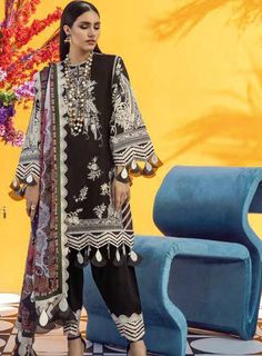 Pakistani Dresses Online, Suits Online Shopping, Pakistani Lawn Suits, Sana Safinaz, Designer Party Wear Dresses, Lawn Suits, Pakistani Dress Design, Pakistani Suits, Pakistani Outfits