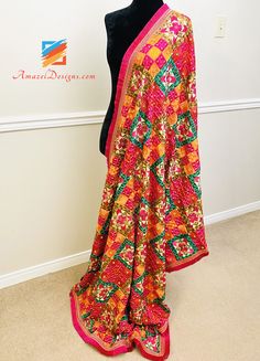 Mehrfarbiger Kundan Fulkari

 - Mit Magenta Hot Pink Resham Kirnawala Kinari .

 Entdecken Sie mehr SAMTSCHAL , DUPATTA , PHULKARI



 📦 Unübertroffener KOSTENLOSER weltweiter Versand von Kanada in die USA, nach Europa, Australien, Neuseeland, Norwegen, Belgien, Dänemark, Spanien, Italien, Frankreich und überall sonst.

 ⭐️⭐️⭐️⭐️⭐️ 5-Sterne-Kundenbewertungen

 Jaspreet, Kanada ⭐️⭐️⭐️⭐️⭐️

 Die Choora, die ich bestellt habe, war unglaublich. Die Größe war perfekt und wunderschön verpackt mit Multicolor Semi-stitched Embroidered Fabric For Puja, Dupatta Fabric For Puja During Diwali, Multicolor Resham Embroidered Jamawar Lehenga, Multicolor Resham Embroidered Lehenga For Traditional Ceremonies, Multicolor Resham Embroidery Lehenga For Traditional Ceremonies, Multicolor Lehenga With Resham Embroidery For Traditional Ceremonies, Multicolor Embroidered Dupatta For Wedding And Navratri, Multicolor Chanderi Traditional Wear For Wedding, Jamawar Choli With Dupatta For Festivals