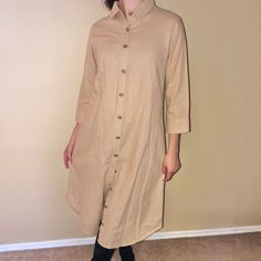 New Without Tags. My Daughter Bought This Online But Never Wore It. The Size Says Large But It Runs Small. My Daughter In These Photos Is A Size Small And 5’5. I Can Measure Upon Request It's Hand Made From 100% Linen And Has A Slouchy Oversized Fit. The Versatile Beige Hue Makes It Even Easier To Wear. Spring Cotton Button-up Tunic, Spring Workwear Fitted Tunic, Casual Beige Long Sleeve Shirt Dress, Spring Cotton Tunic Shirt Dress, Fall Cotton Tunic Shirt Dress, Casual Collared Spring Tunic, Cotton Tunic Shirt Dress For Fall, Casual Collared Tunic For Spring, Casual Fall Tunic With Buttons