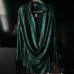 Ladies This Dress Is Super Sexy. Perfect For That Christmas Party. I’m 5’1” And It Fits Mid Way My Thighs. Another Chance To Show Off That Summer Body. Pair With A Cute Stiletto Or Ankle Boots Suede. Green Long Sleeve Bodycon Party Dress, Green Long Sleeve Bodycon Dress For Party, Green Sequin Bodycon Dress For Party Season, Green Bodycon Dress For Night Out Party Season, Glamorous Green Sequined Bodycon Dress, Green Sequin Bodycon Cocktail Dress, Glamorous Green Bodycon Dress For Night Out, Glamorous Green Bodycon Dress For Party Season, Green Bodycon Dress For Party